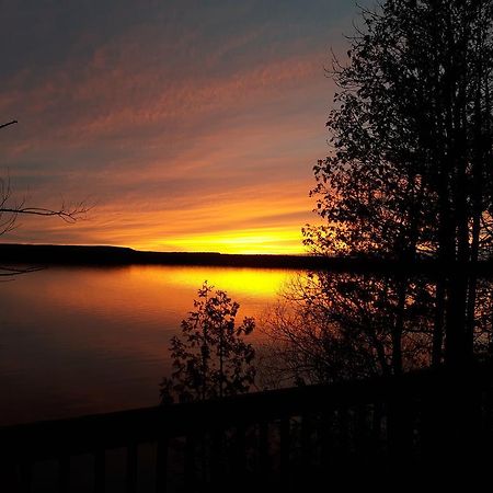 Red Lodge Resort Little Current Esterno foto