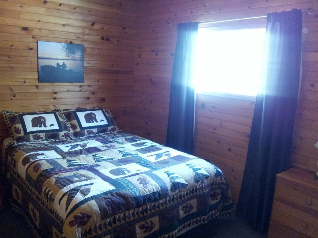Red Lodge Resort Little Current Camera foto