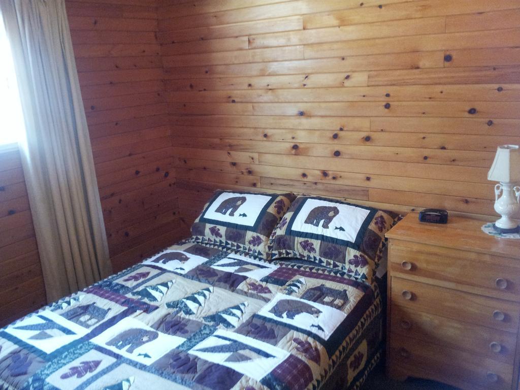 Red Lodge Resort Little Current Camera foto