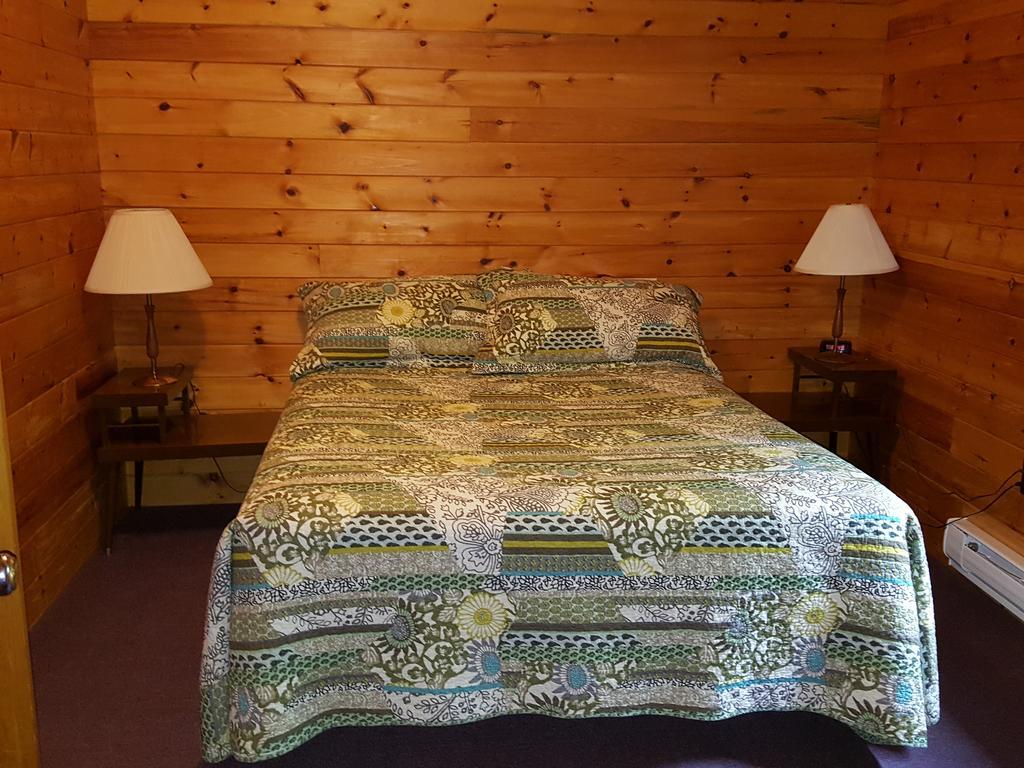 Red Lodge Resort Little Current Camera foto